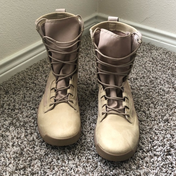 Nike Boots ? main image 6